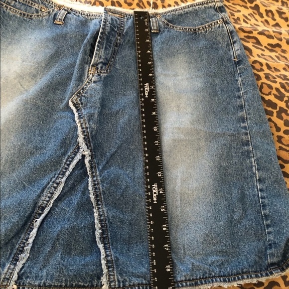 Faded Glory size 10 super cute jean skirt ,stretch great style quality denim - Picture 8 of 9